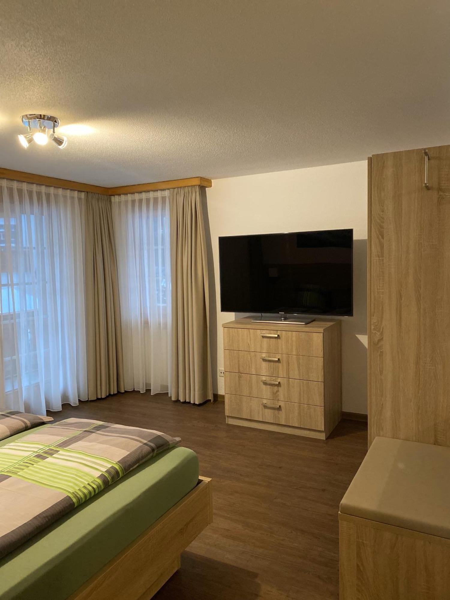 Apartments Arcadia Saas-Grund Ngoại thất bức ảnh